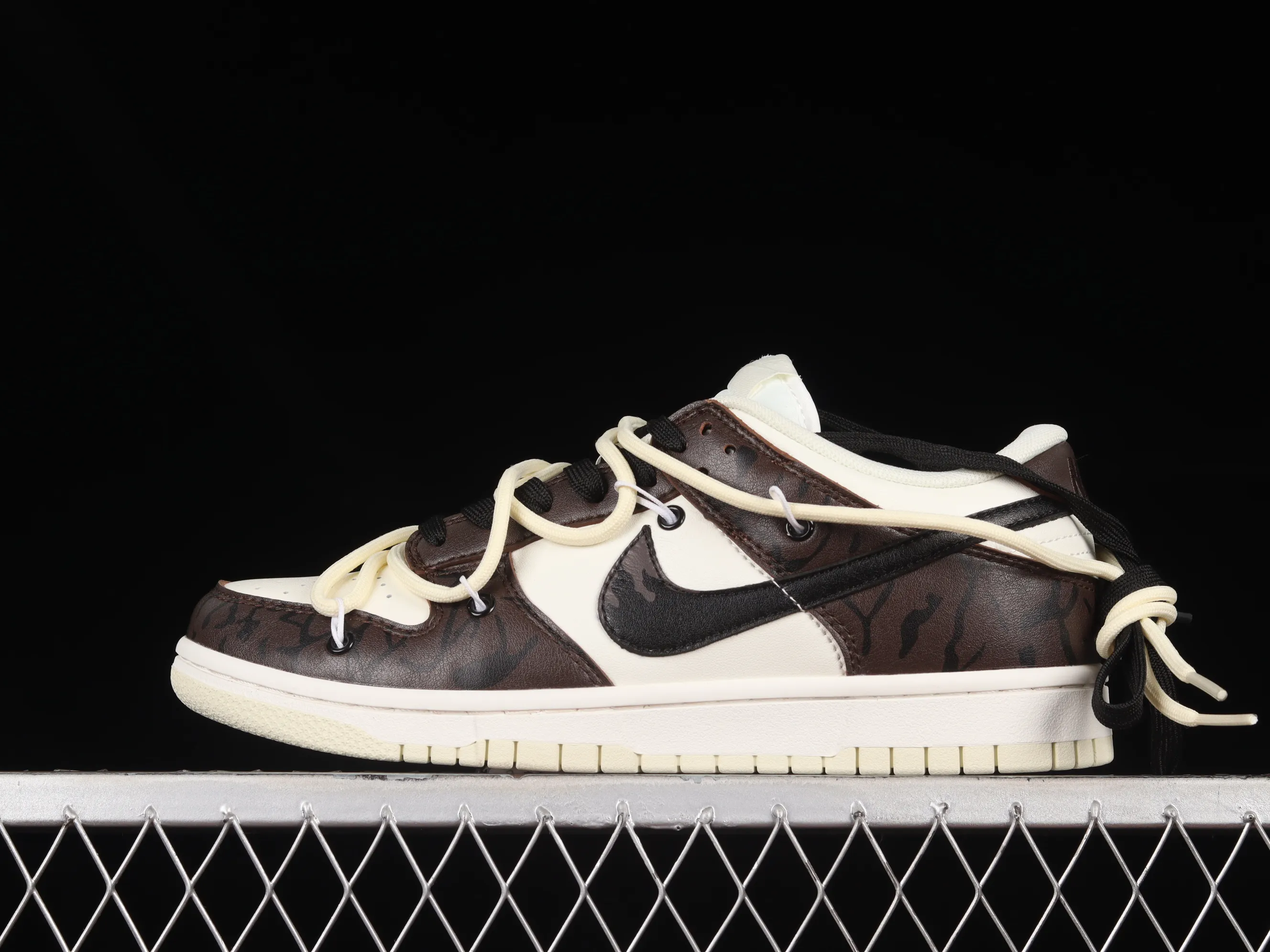 All Categories Nk SB Dunk Series Nk SB Dunk Low Low-top Sneakers Nk Dunk Low "Coconut Milk" Mocha Brown Customized version of deconstructed strap casual sneakers DJ6188-100